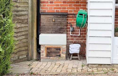 Sudbury Cottage | Full of style and character with a spacious loft feeling – Snow Cottage