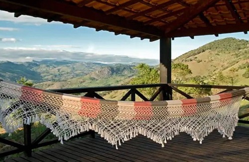 Goncalves Ski Chalet | Full view of Mantiqueira (chalet 4)