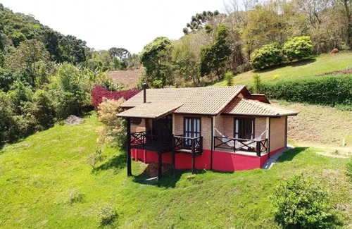 Goncalves Ski Chalet | Full view of Mantiqueira (chalet 4)