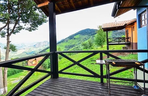 Goncalves Ski Chalet | Full view of Mantiqueira (chalet 6)