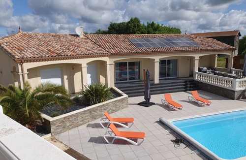 Puysserampion Villa | FULLY EQUIPPED LUXURY VILLA WITH SWIMMING POOL FOR 15 PEOPLE