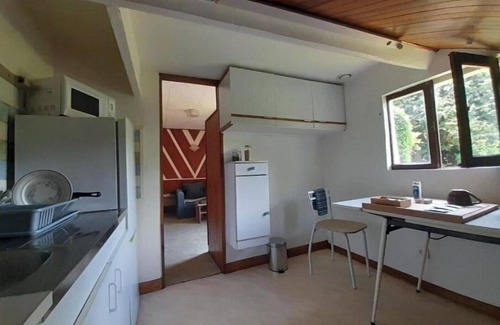 Figeac Apartment | Fully-equipped, riverside T1 apartment.