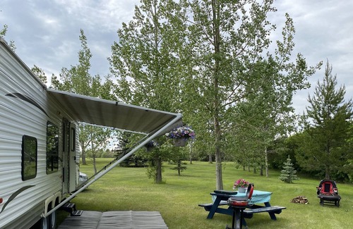 Lyalta House | Fully equipped RV in park-like, treed, private setting!