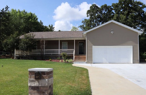 Rolla House | Fully Furnished home in Rolla with country charm