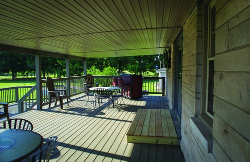English House | Fully furnished house sits on Lucas Oil Golf Course