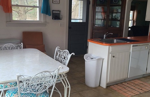 Geneva House | Fully furnished yr round home near Seneca Lake, on Wine trail, Family Friendly