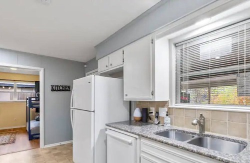 Fort Worth House | Fully loaded, Fast WI-FI, Local attractions, 30+ day remote worker