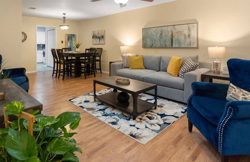 Fort Worth House | Fully loaded, Fast WI-FI, Local attractions, 30+ day remote worker