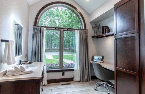 Canadian Lakes Condo | Fully renovated condo in Canadian Lakes - Sleeps 7!