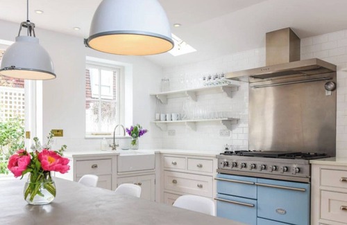 Winchester House | Fully renovated townhouse in heart of Winchester's cathedral streets