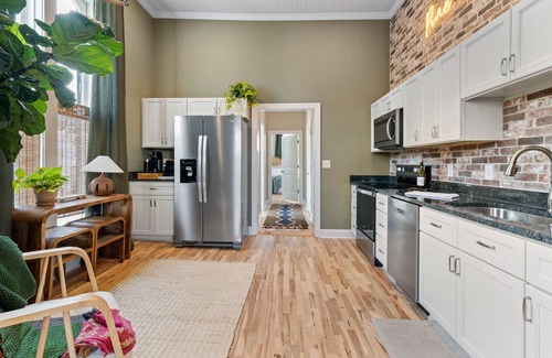 Elizabeth City Apartment | Fully restored historic apartment in Downtown Elizabeth City