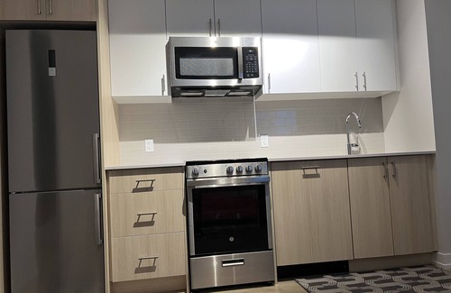 The Queensway Apartment | Fulton 2 bedroom suit
