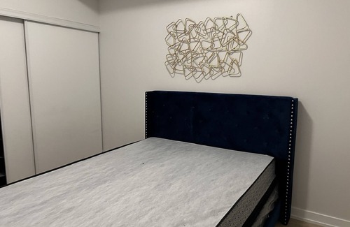 The Queensway Apartment | Fulton 2 bedroom suit