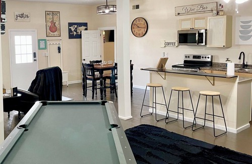 Bardstown Apartment | Fun 2 BdRm Apt in the Bourbon Capital with Pool Table, PAC-Man & More!