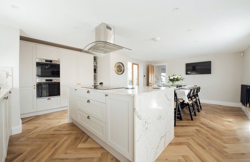 Colchester House | Fun, Luxury home in the heart of Colchester