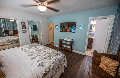 Rancho Oakey House | *FUN* POOL* GRILL*GREAT LOCATION*PRIVATE*FAMILY