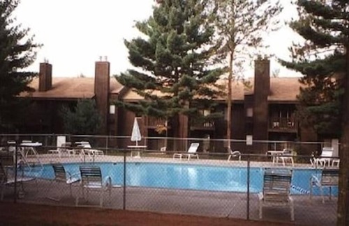 Wisconsin Dells Condo | Fun Stays @ The Dells Club, 3BR/2Ba Condo with Riverview!