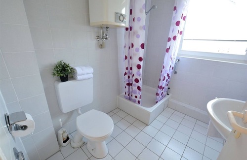 Bad Kreuznach Apartment | Functional 1-room apartment in the spa area - balcony, WLAN, TV,