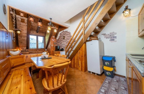 Tarvisio Apartment | Functional 60 sqm apartment, ideal for 6 guests, 3 min walk from the Italian Ski and Snowboard School Tarvisio - Sella Nevea. Tarvisio, located in the heart of the Julian Alps, offers breathtaking landscapes and a rich variety of hiking trails. The apart