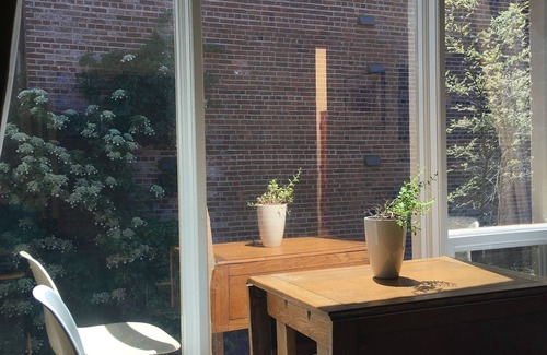 Inner Harbour Apartment | Funky 1 bedroom located in historic downtown Victoria