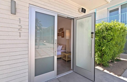 Roosevelt Apartment | Funky Pool Side Cabana in DTPHX