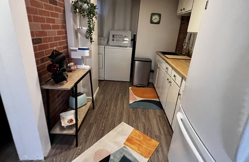 Sugar House House | Funkylicious and Cheerful 2 Bedroom SLC Foothills. Near beautiful trail system.