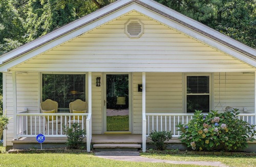 Fuquay-Varina House | Fuquay-Varina Vacation Home w/ Spacious Deck