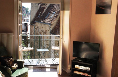 Semur-en-Auxois Apartment | Furnished accomodation Logis des Gouverneurs in the heart of medieval city