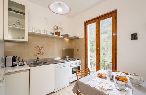 Avegno House | furnished apartment for 4/6 people in the heart of the Italian Riviera