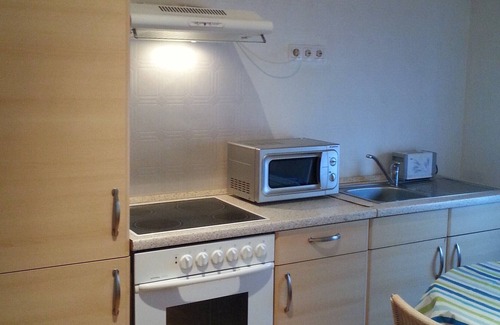 Odenkirchen-Mitte Condo | Furnished apartment 1-4 people