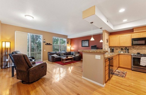 Tanasbourne House | Furnished Short-term Townhome in Amberglen of Beaverton