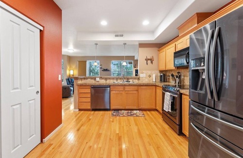 Tanasbourne House | Furnished Short-term Townhome in Amberglen of Beaverton