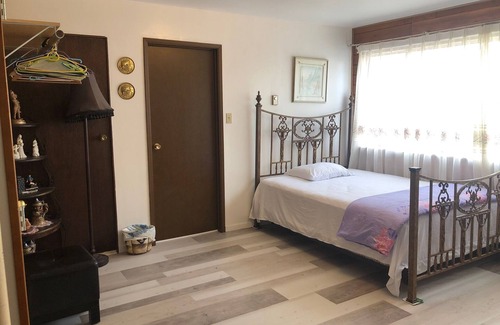 Gibsons House | Furnished two bedroom ground level suite