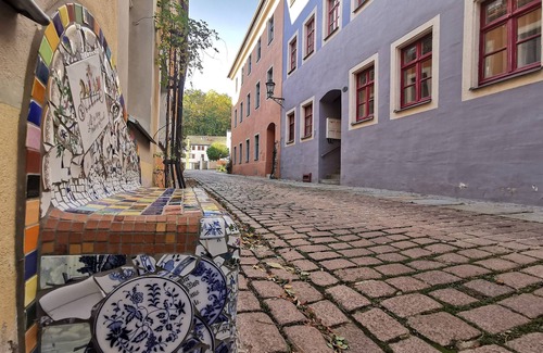 Meissen Apartment | Fynbos Studio DG in the old town, view of Frauenkirchen, parking lot