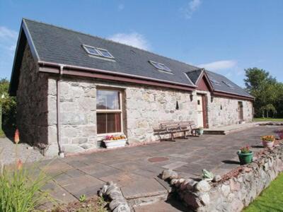 Banavie House | Fyvie Cottage