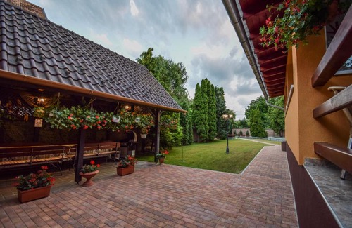 Simontornya House | Gála Panzió
