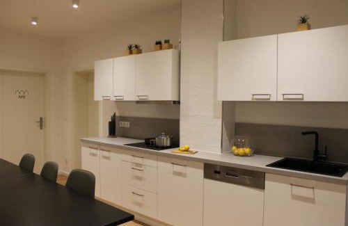 Kernstadt House | Gästehaus Friedrichstraße Ruhiges Zimmer mit Bad zum Innenhof