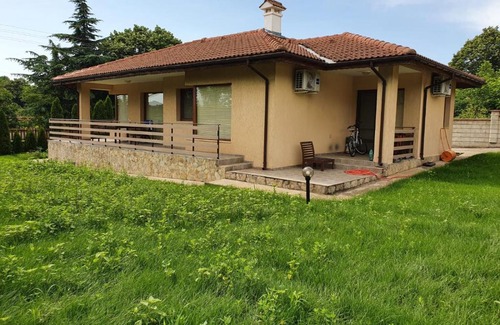 General Toshevo Apartment | Gästehaus in Preselentsi 30 Min zum Meer - TV in allen Sprachen