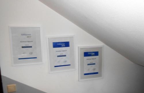 Elmshorn House | Gästehaus Vigliarolo gewerblich Jedes Zimmer eigenes Bad Gemeinschaftsküche