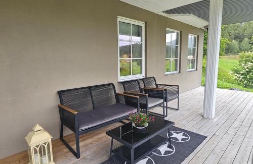 Orskog Apartment | Gårdsidyll i flotte omgivelser