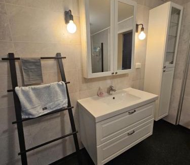 Orskog Apartment | Gårdsidyll i flotte omgivelser