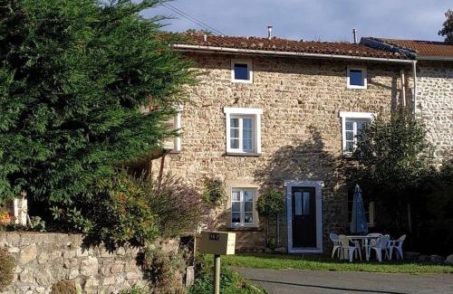 Chalmazel-Jeansagniere House | Gîte à CHALMAZEL équipé, dans hameau calme