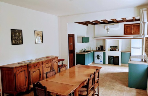 Floure House | Gîte à la Ferme Avec Billard Jacuzzi et Piscine Chauffée