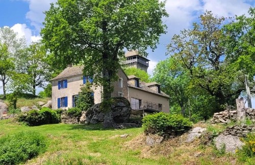 Alrance House | Gîte à la tour de Peyrebrune