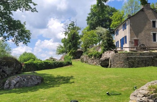 Alrance House | Gîte à la tour de Peyrebrune