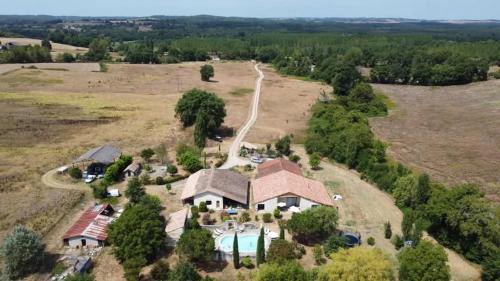 Casteljaloux House | gîte 10 pers - Rimbes Casteljaloux