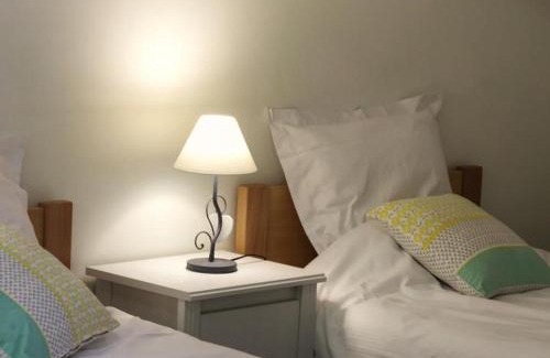 Cellieu House | Gîte 3 chambres avec hammam, sauna et jacuzzi à Cellieu - FR-1-496-8