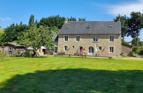 Broons House | Gîte 6 Pers, gd Terrain Avec Jeux, Sauna, Étang