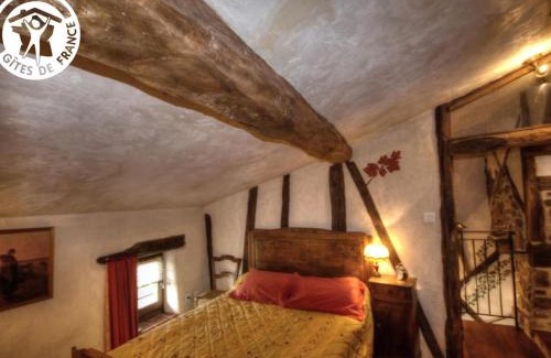 Chirassimont House | Gîte Authentique avec Jardin, Animaux Acceptés - FR-1-496-137