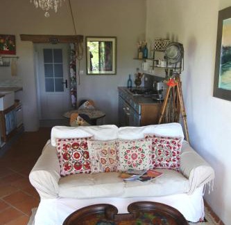 Lisle-sur-Tarn Apartment | GÎTE Dar Kayla